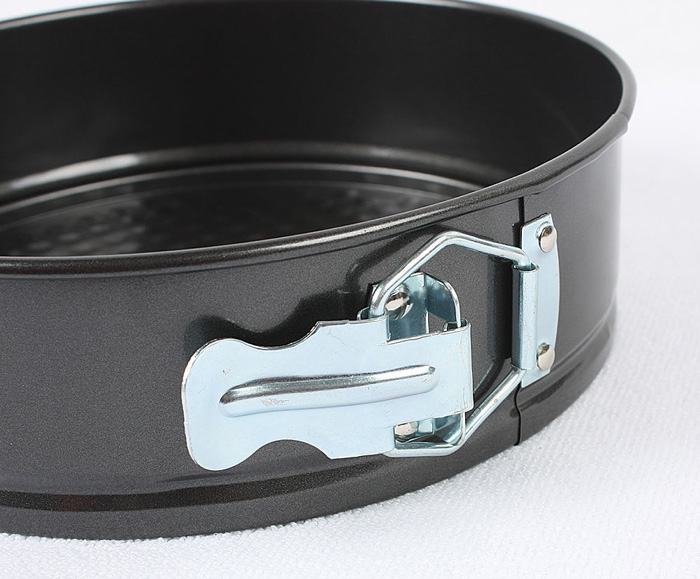 cake-pan-3-pcs-non-stick-removable-bottom-1