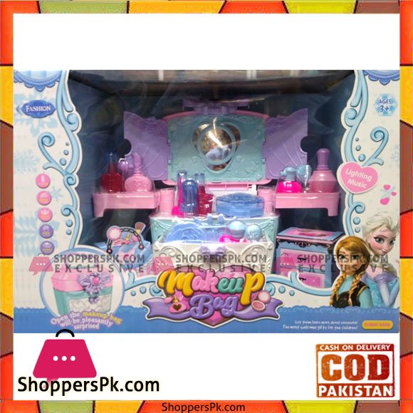Girls Playing Frozen Make up Bag