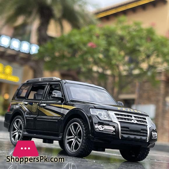 1:32 Mitsubishi PAJERO SUV Alloy Car Model Diecasts Metal Toy Vehicles Car Model Collection Simulation Sound Light Kids Toy Gift