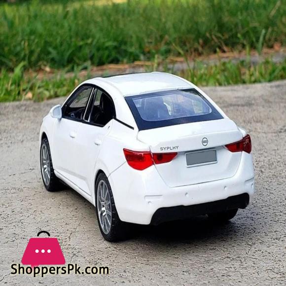 1:32 Alloy Nissan Sylphy Car Model Simulation Diecast Metal Vehicles Car Sound and Light Kids Gift Toy Collection