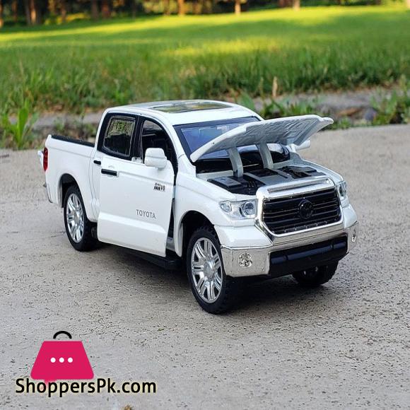 1:32 Toyota Tundra Pickup Alloy Model Car Desert Suv Off-road Vehicle Diecast Metal Scale Toy Car Sound Light