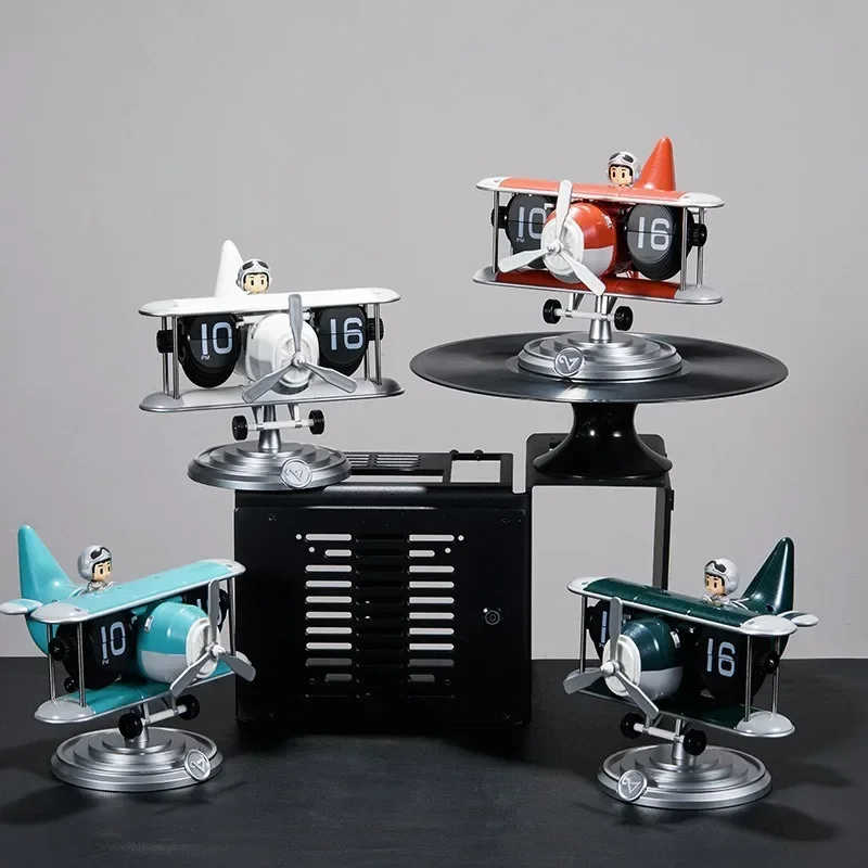 Plastic Case Creative Table Clocks Vintage Aircraft Moulding Desk Clock Auto Page-Turning