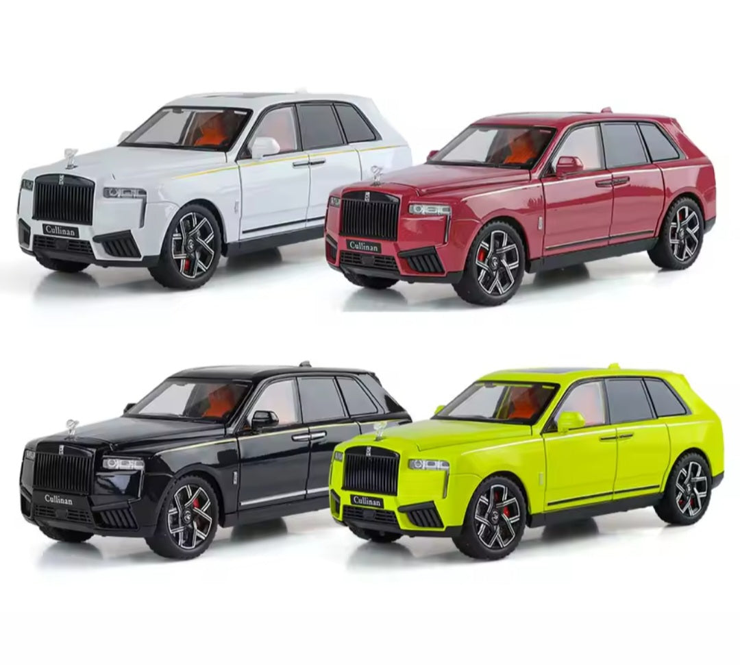 1:24 Rolls Royce Cullinan Alloy Fashionable Sedan Model Car
