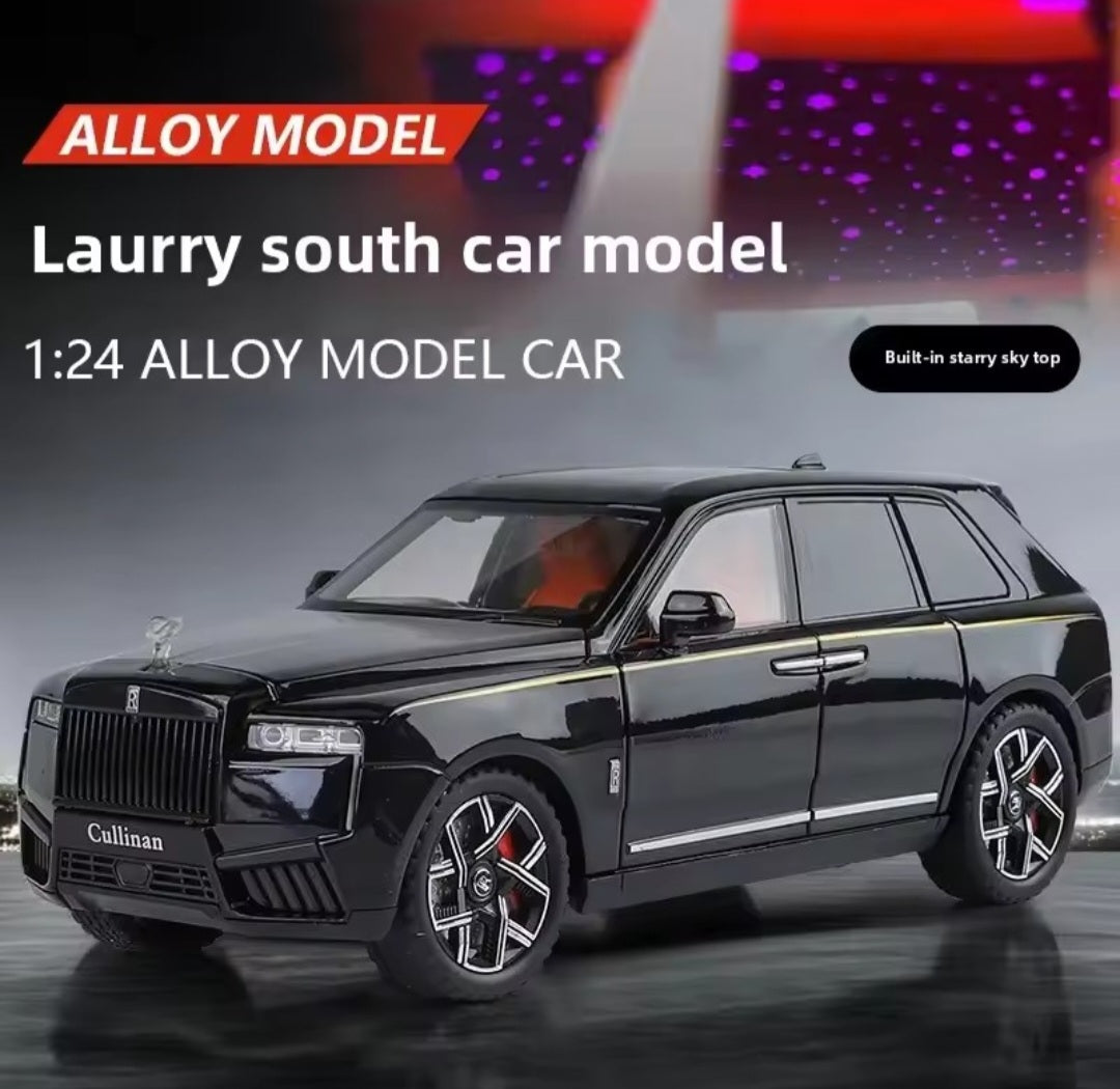 1:24 Rolls Royce Cullinan Alloy Fashionable Sedan Model Car