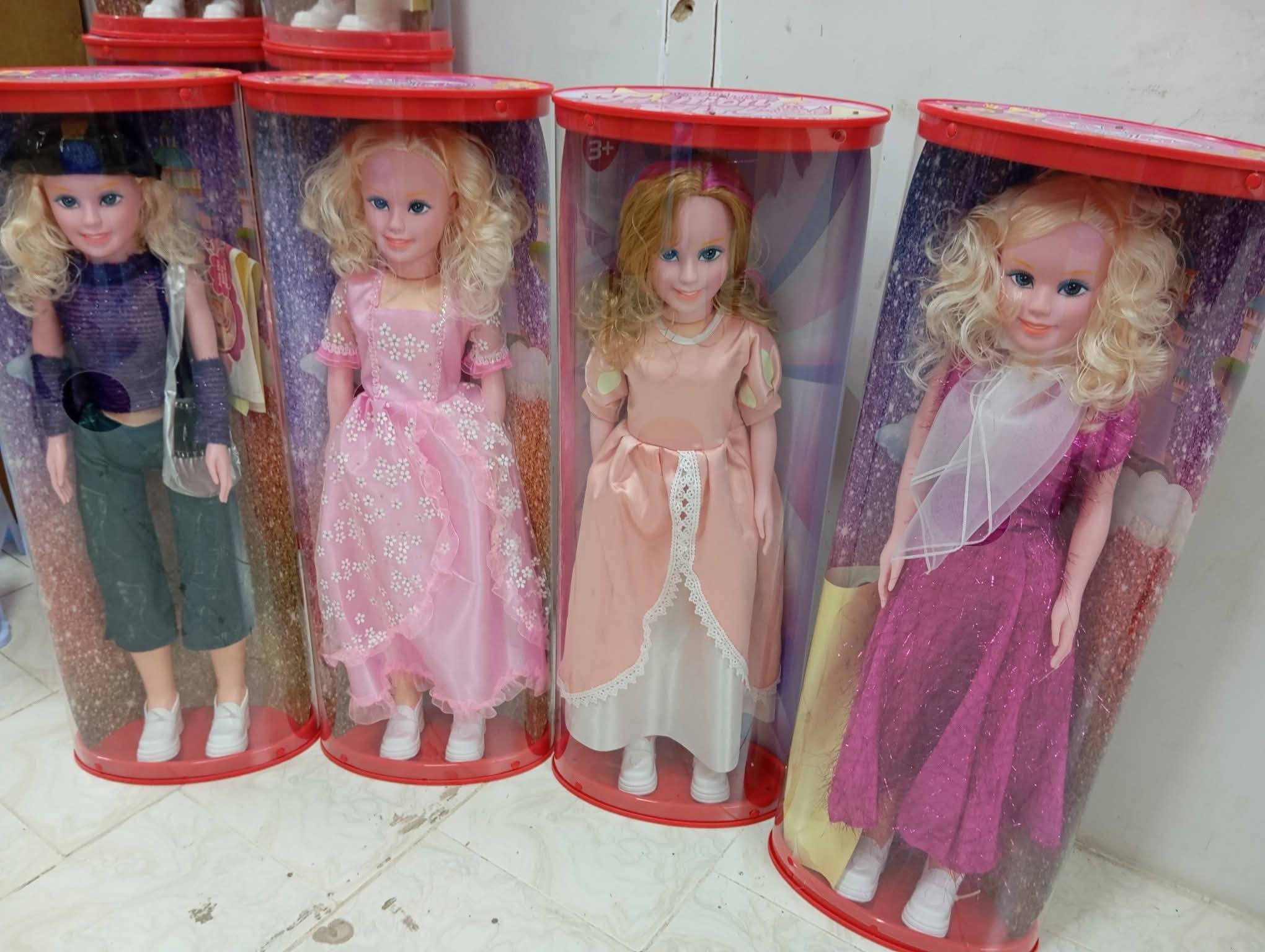 fashion-dolls-cylindrical-container-90cm-tall