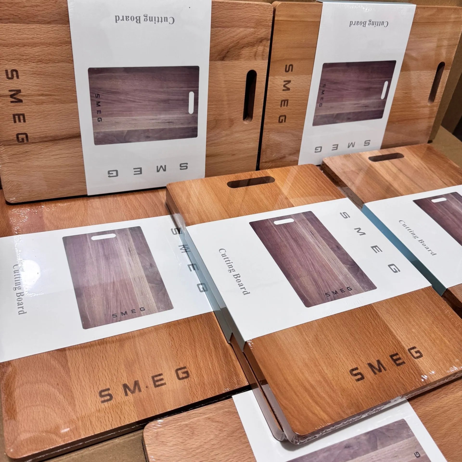 smeg-acacia-wooden-chopping-board-cutting-board