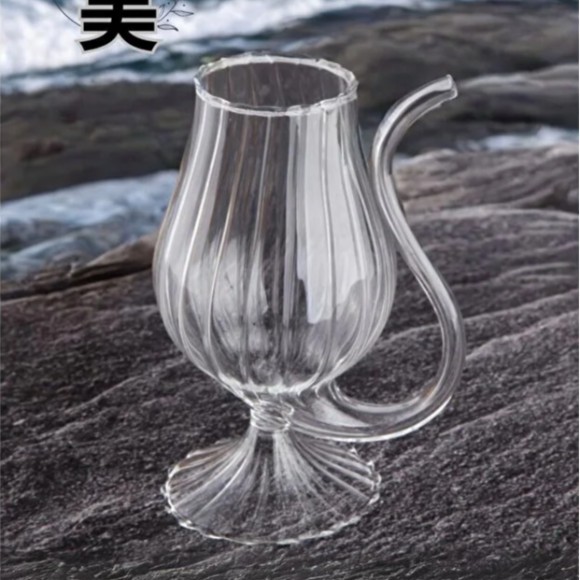 Vampire Glass Striped Mug with Integrated Straw