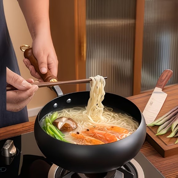 Handmade Traditional Iron Pot with Large Belly, Mirror Surface, Non-stick, No Coating, Splash-proof - 24CM