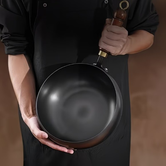 Handmade Traditional Iron Pot with Large Belly, Mirror Surface, Non-stick, No Coating, Splash-proof - 24CM