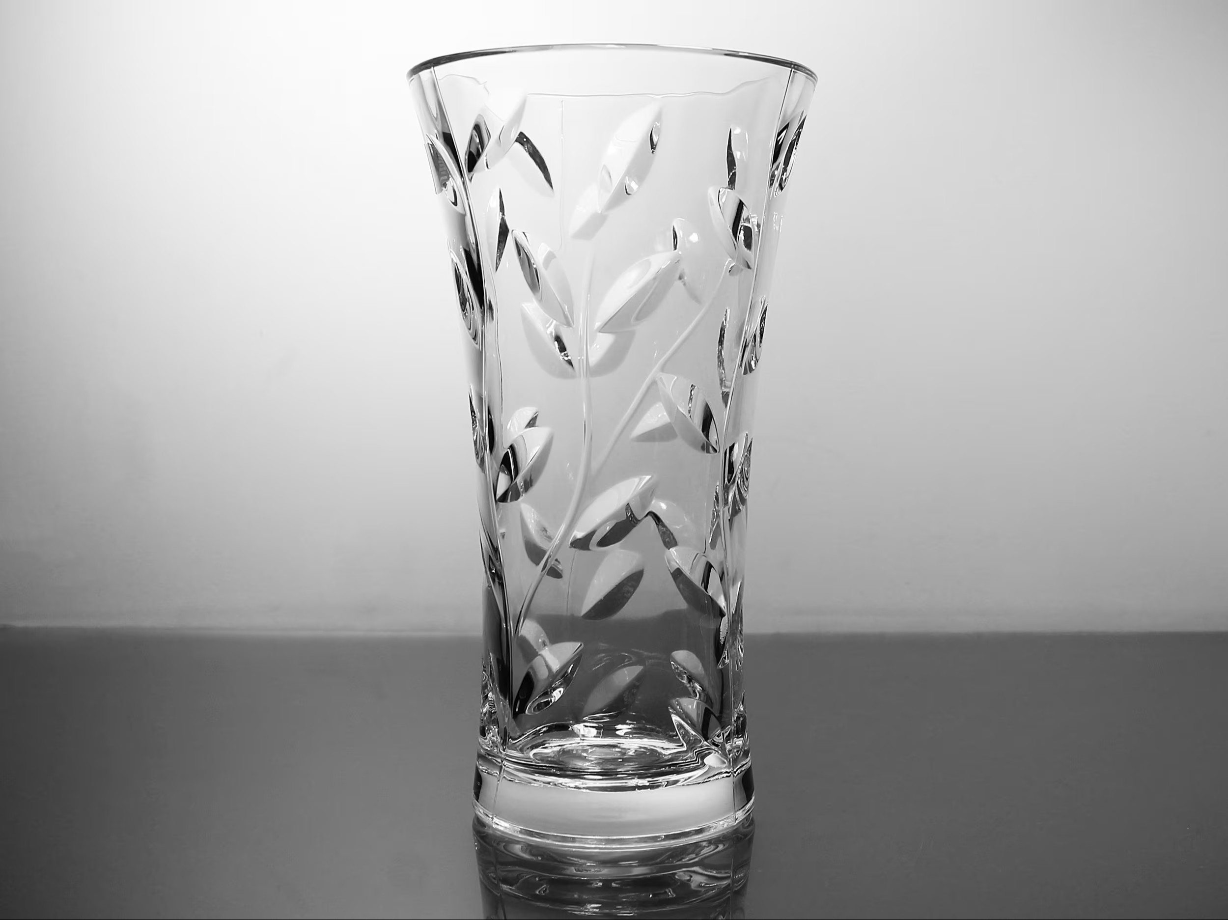rcr-crystal-laurus-flower-vase-10-inch-&ndash;-257670