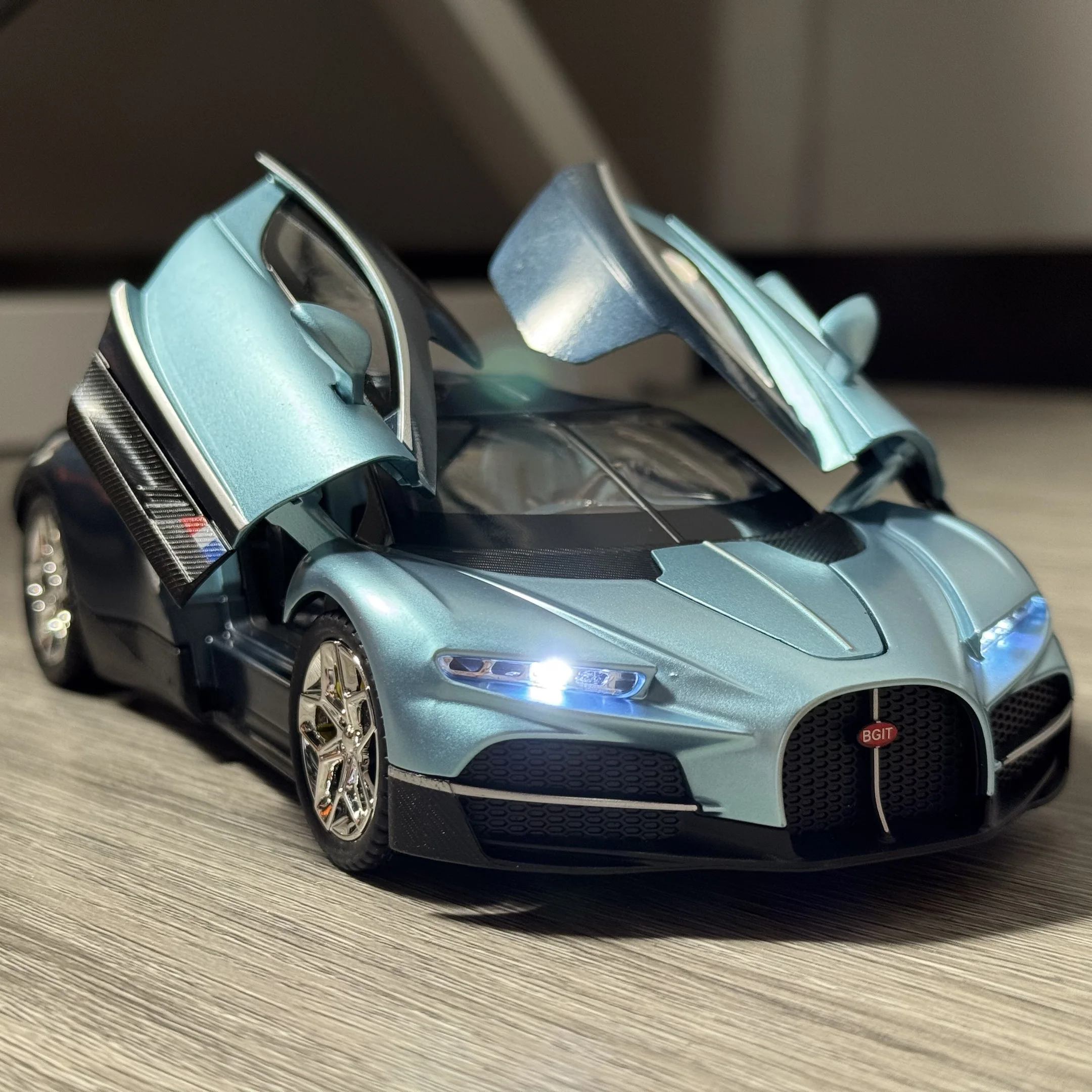 1:24 Bugatti Tourbillon Supercar Alloy Diecast Metal Model Car